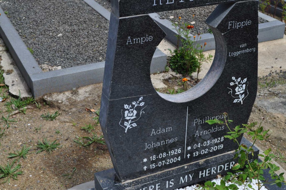 LOGGERENBERG Phillippus Arnoldus, van 1928-2019 :: ? Adam Johannes 1926-2004