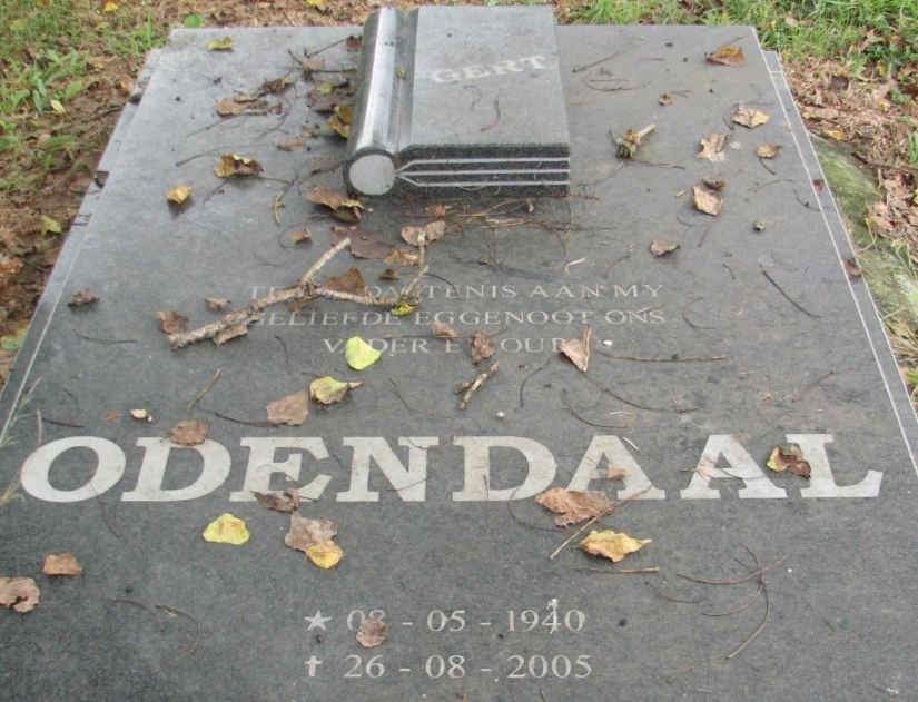 ODENDAAL Gert 1940-2005