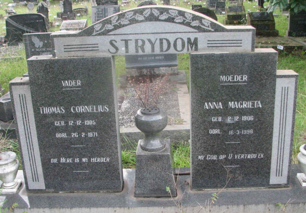 STRYDOM Thomas Cornelius 1905-1971 &amp; Anna Magrieta 1906-1998