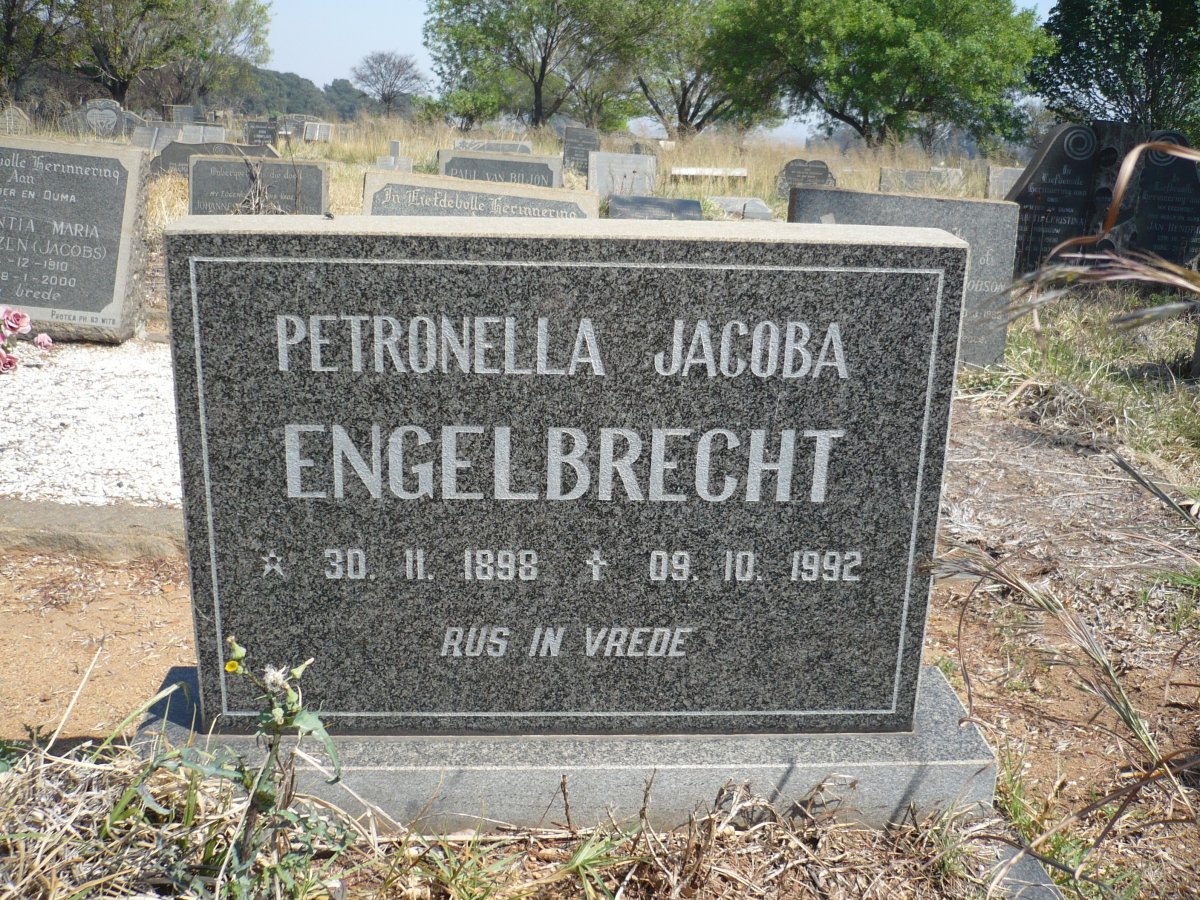 ENGELBRECHT Petronella Jacoba 1898-1992