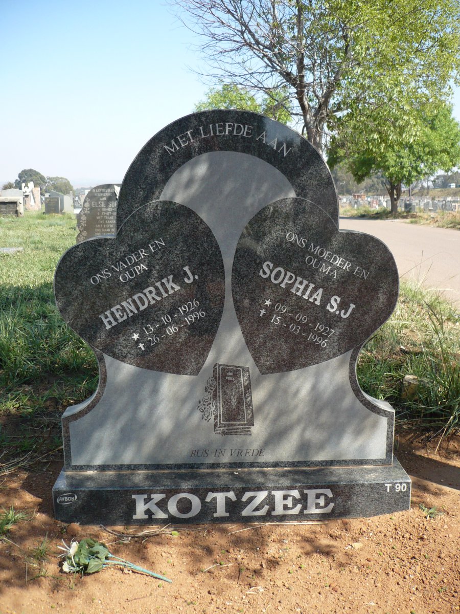 KOTZEE Hendrik J. 1926-1996 &amp; Sophia S.J. 1927-1996