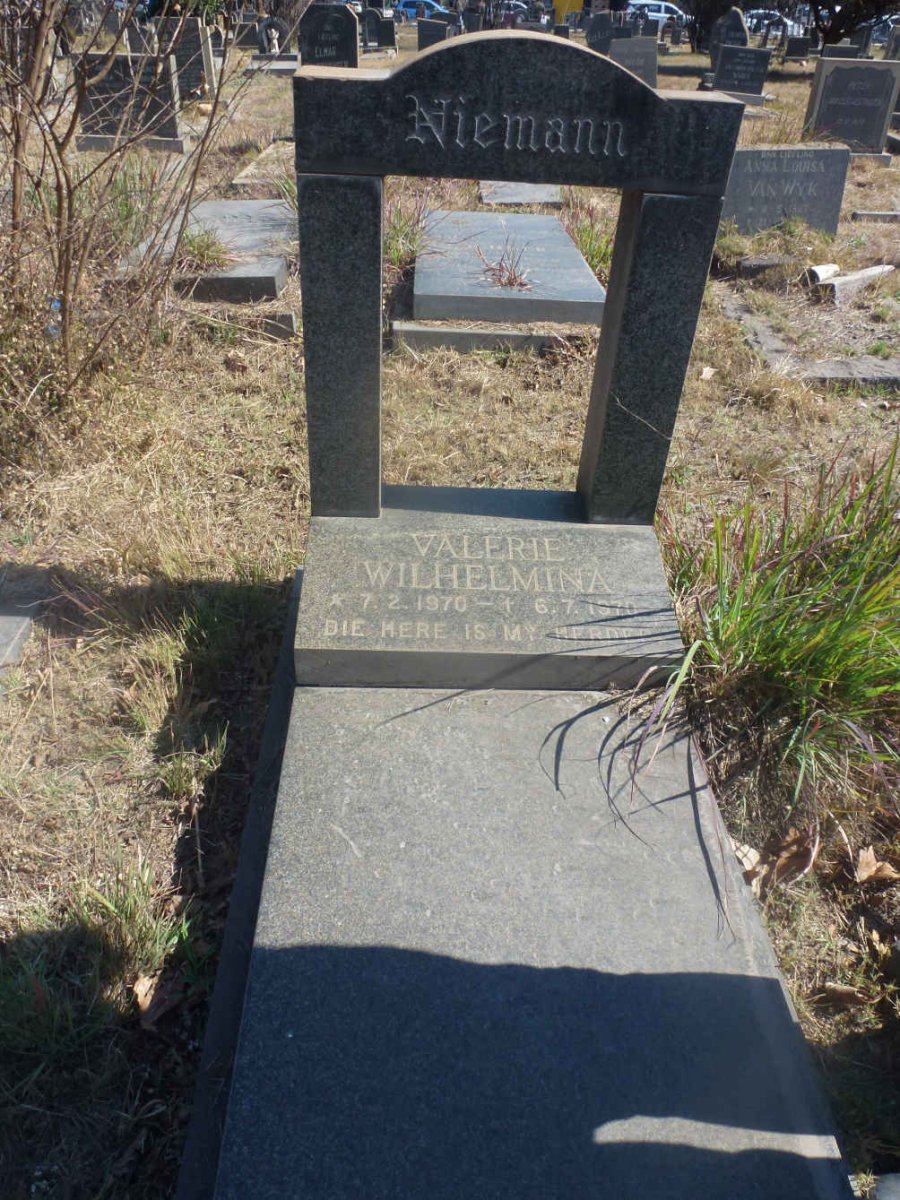 NIEMANN Valerie Wilhelmina 1970-1970