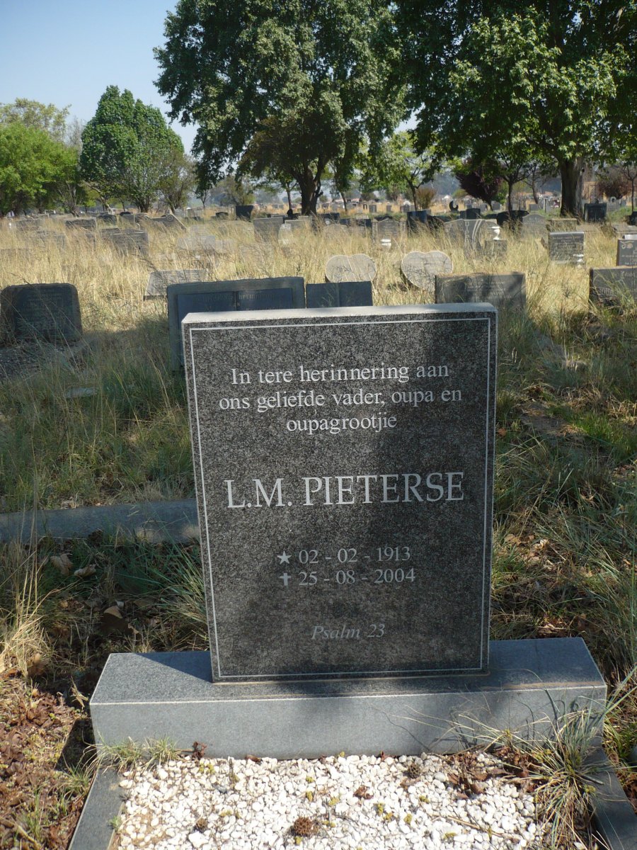 PIETERSE L.M. 1913-2004