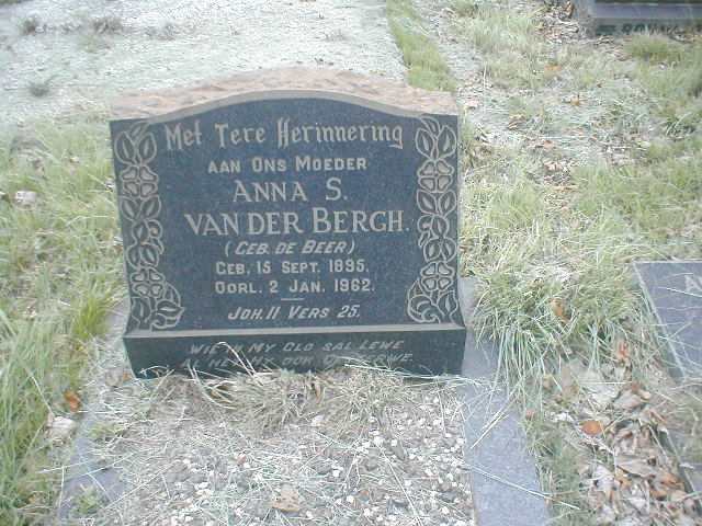 BERGH Anna S., van der nee DE BEER 1895-1962
