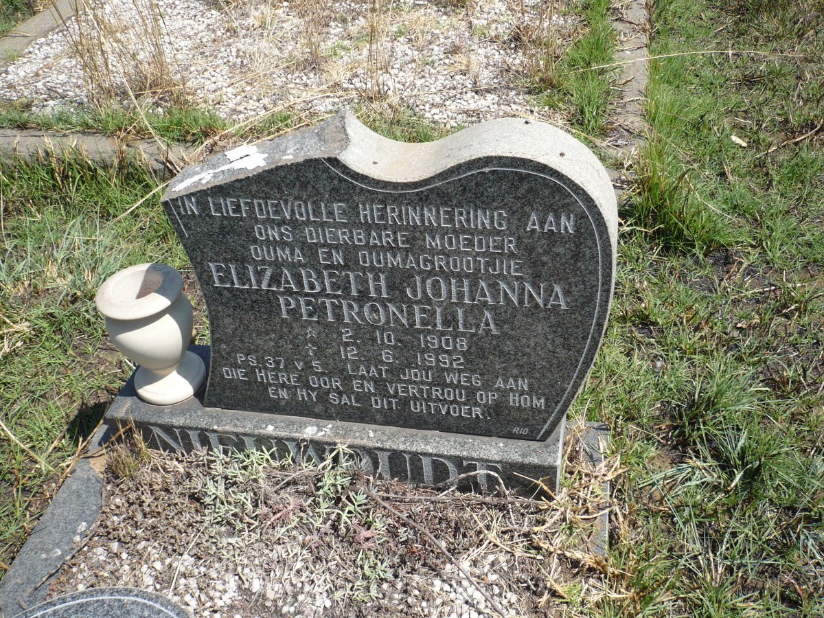 NIEUWOUDT Elizabeth Johanna Petronella 1908-1992