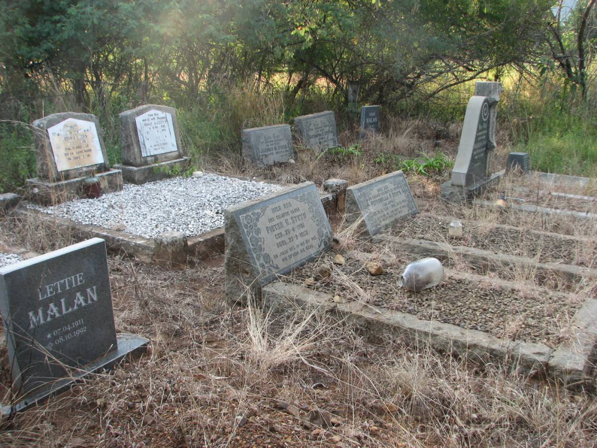 1. Overview inside the cemetery