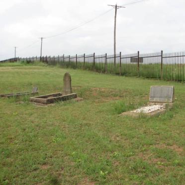 Mpumalanga, BELFAST district, Bambi 146 JT, Bambi Country Lodge cemetery